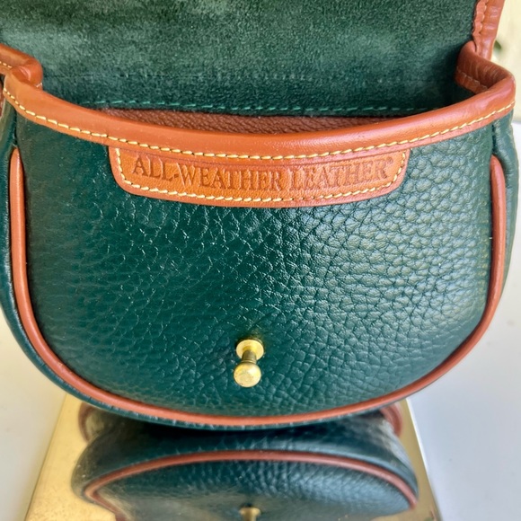 VINTAGE GREEN AND TAN DOONEY AND BOURKE BELT BAG CROSSBODY - Picture 11 of 16